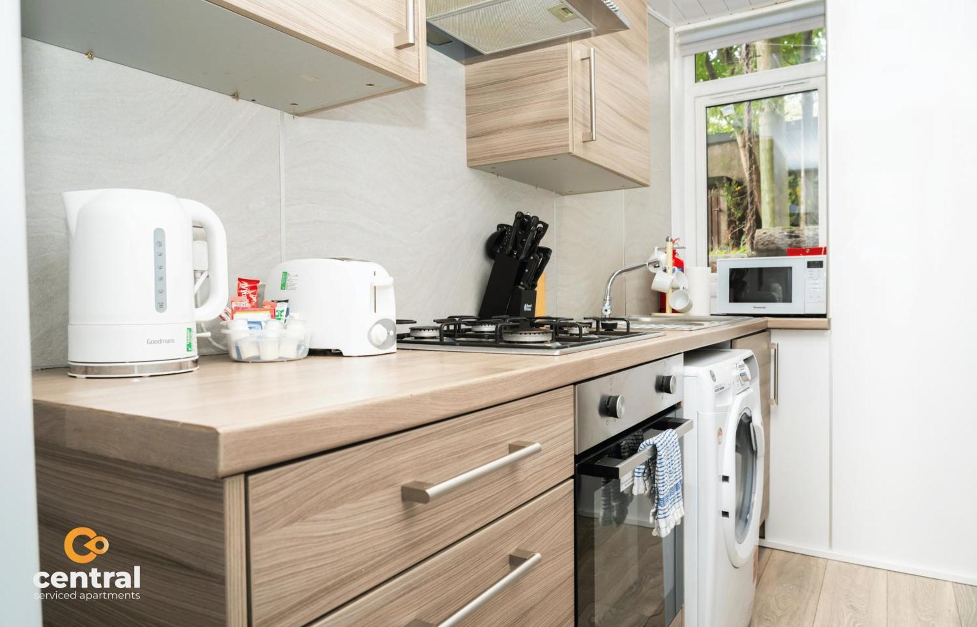 Central Serviced Apartments - 2 Bedroom - Ground Floor - Monthly & Weekly Bookings Welcome - Free Street Parking - 2 Double Beds - Wifi - Smart Tvs In Rooms - Fully Equipped - Heating 24-7 - Contractor & Short Stay Favourite Dundee Exterior foto